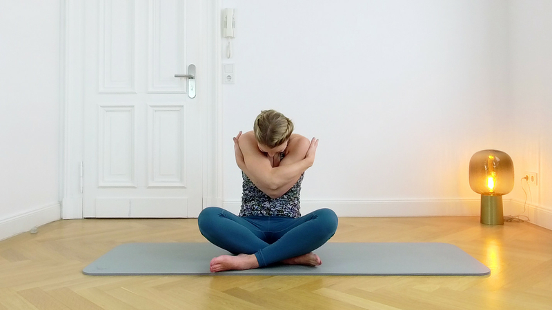 WohnzimmerPilates-2022-03-06-12h24m34s645 WohnzimmerPilates-2022-03-06-12h24m34s645